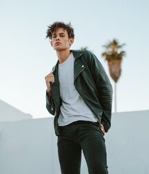 LEVI MCLEOD - TOP MODEL 61bdaad3e6399.jpg