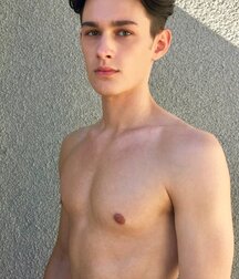 LEVI MCLEOD - TOP MODEL 61bdaaf039ec8.jpg