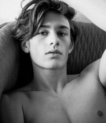 LEVI MCLEOD - TOP MODEL 61bdaafdb0da8.jpg