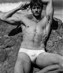 LEVI MCLEOD - TOP MODEL 61bdab217ec15.jpg
