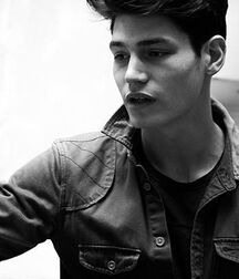 SAM WAY - UK MALE MODEL 61c9bccba9ba7.jpg