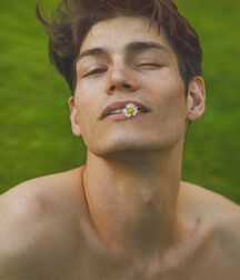 SAM WAY - UK MALE MODEL 61c9bd2f718df.jpg