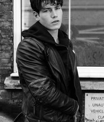 SAM WAY - UK MALE MODEL 61c9bd36e625a.jpg