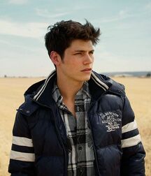 SAM WAY - UK MALE MODEL 61c9bd3fa4648.jpg