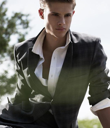BRYCE ALAKAI DETTLOFF - AMERICAN MODEL 61e26bda7b4e3.jpg