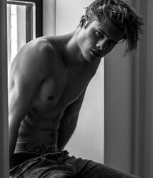 BRYCE ALAKAI DETTLOFF - AMERICAN MODEL 61e26be506739.jpg