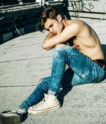BRYCE ALAKAI DETTLOFF - AMERICAN MODEL 61e26bf7e8083.jpg