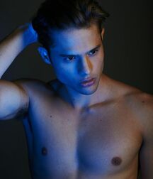 BRYCE ALAKAI DETTLOFF - AMERICAN MODEL 61e26bf994422.jpg