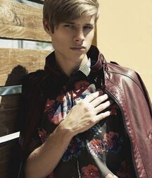 BRYCE ALAKAI DETTLOFF - AMERICAN MODEL 61e26bfec715c.jpg