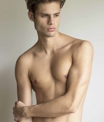BRYCE ALAKAI DETTLOFF - AMERICAN MODEL 61e26c3d0fc6a.jpg