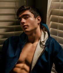 KEITH LAUE - AMERICAN MODEL 61e26d5de47a0.jpg