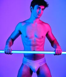 KEITH LAUE - AMERICAN MODEL 61e26d69b5812.jpg