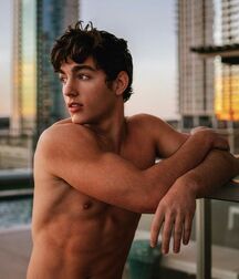 KEITH LAUE - AMERICAN MODEL 61e26d7bd3eb3.jpg