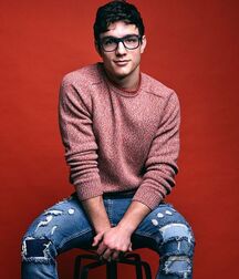 KEITH LAUE - AMERICAN MODEL 61e26d945f095.jpg