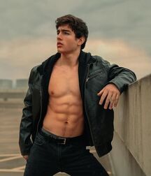 KEITH LAUE - AMERICAN MODEL 61e26dbcccc89.jpg