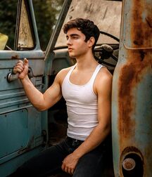 KEITH LAUE - AMERICAN MODEL 61e26de6e1233.jpg
