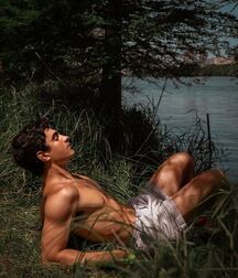 KEITH LAUE - AMERICAN MODEL 61e26dee63257.jpg