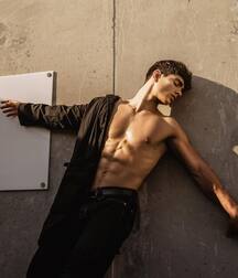 KEITH LAUE - AMERICAN MODEL 61e26e84950f5.jpg