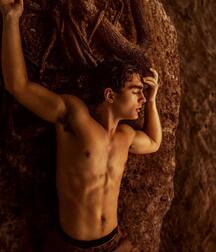 KEITH LAUE - AMERICAN MODEL 61e26e8e09721.jpg