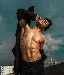 KEITH LAUE - AMERICAN MODEL 61e26e91936f1.jpg