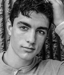 KEITH LAUE - AMERICAN MODEL 61e26ea1a3078.jpg