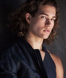 DOMINIQUE FENISON - AMERICAN MODEL 61e9636d21117.jpg