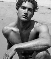 DOMINIQUE FENISON - AMERICAN MODEL 61e963941175f.jpg