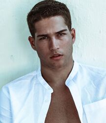 DOMINIQUE FENISON - AMERICAN MODEL 61e963d653fe6.jpg