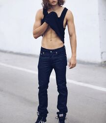 DOMINIQUE FENISON - AMERICAN MODEL 61e964171d548.jpg