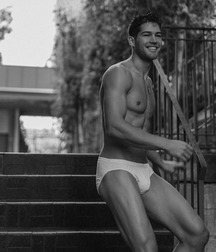 DOMINIQUE FENISON - AMERICAN MODEL 61e96443d50ca.jpg