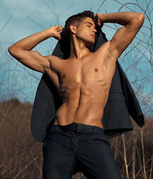 DOMINIQUE FENISON - AMERICAN MODEL 61e9644a0c4fe.jpg