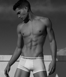 DOMINIQUE FENISON - AMERICAN MODEL 61e96477f3d38.jpg