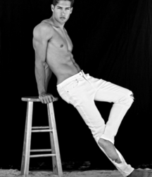 DOMINIQUE FENISON - AMERICAN MODEL 61e9649edf15f.png
