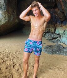 JON HERMANN - AMERICAN MODEL 61f14a929572e.jpg