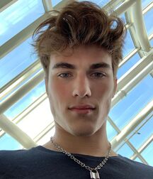 ZACH COX - AMERICAN MODEL 61f2afb02564f.jpg