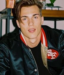 ZACH COX - AMERICAN MODEL 61f2afc8d2c46.jpg