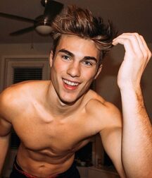 ZACH COX - AMERICAN MODEL 61f2afe57a413.jpg
