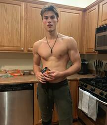 ZACH COX - AMERICAN MODEL 61f2aff15cf71.jpg