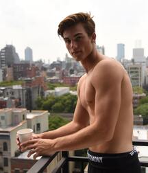ZACH COX - AMERICAN MODEL 61f2aff505fa3.jpg