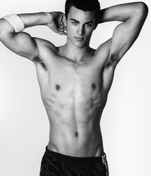 ZACH COX - AMERICAN MODEL 61f2afface263.jpg