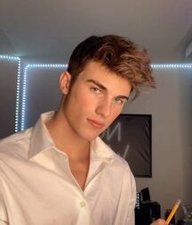 ZACH COX - AMERICAN MODEL 61f2b00132876.jpg