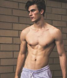 ZACH COX - AMERICAN MODEL 61f2b00f79c0b.jpg