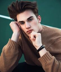 ZACH COX - AMERICAN MODEL 61f2b01c334c6.jpg
