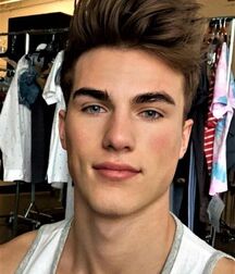 ZACH COX - AMERICAN MODEL 61f2b01de9137.jpg
