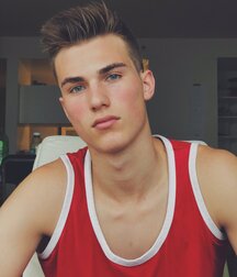 ZACH COX - AMERICAN MODEL 61f2b02190e05.jpg
