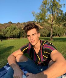 ZACH COX - AMERICAN MODEL 61f2b033c15fb.jpg