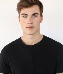 ZACH COX - AMERICAN MODEL 61f2b0426fb44.jpg