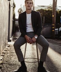 ZACH COX - AMERICAN MODEL 61f2b04f15e18.jpg