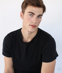 ZACH COX - AMERICAN MODEL 61f2b050c6213.jpg