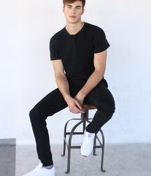 ZACH COX - AMERICAN MODEL 61f2b0527f3c7.jpg